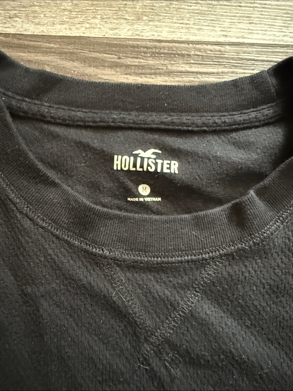 Hollister Men's Black Long-Sleeve Knit Crew - Picture 2 of 4